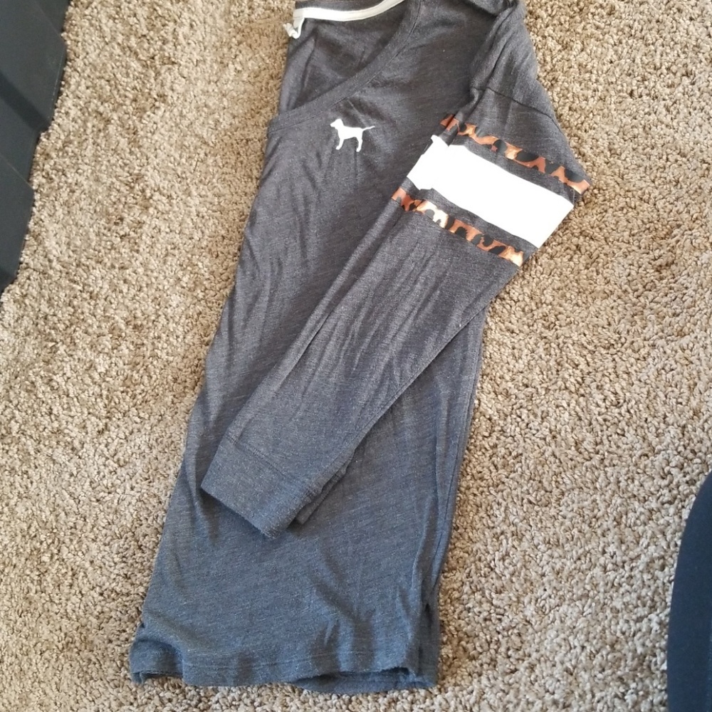 Light weight sweater